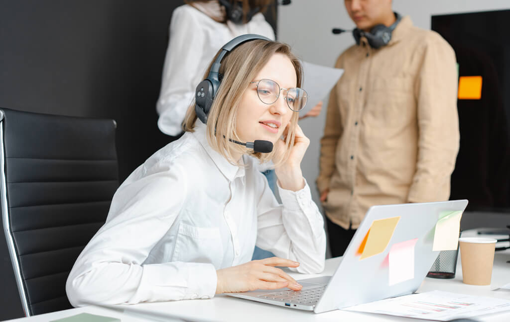 Chiến lược Marketing & Định vị Thương hiệu